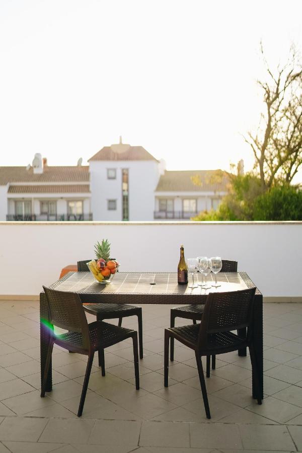 Wonderful Flats With Pool By Host Wise Apartment Albufeira Bagian luar foto