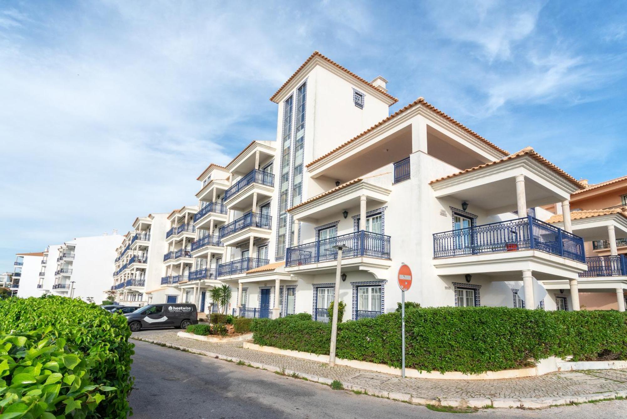 Wonderful Flats With Pool By Host Wise Apartment Albufeira Bagian luar foto